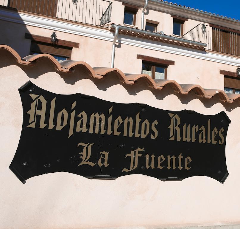 Alojamientos Rurales La Fuente فيلاألبا دي لا سايرا المظهر الخارجي الصورة